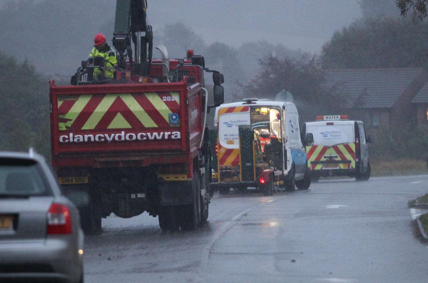 BURST WATER MAIN RESULTS IN LOSS OF WATER IN CARISBROOKE