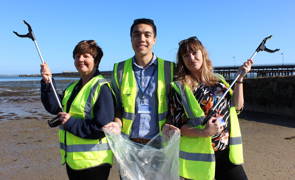 WIGHTLINK GETS READY TO JOIN THIS WEEKEND’S COASTLINE CLEAN-UP