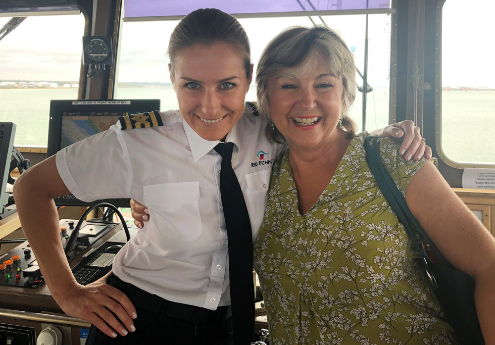 LESLEY GARRETT GIVES RED FUNNEL CAPTAIN A SURPRISE PERFORMANCE