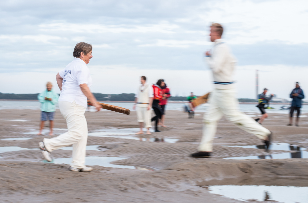 CRICKETERS TAKE TO BRAMBLE BANK FOR SUNRISE MATCH