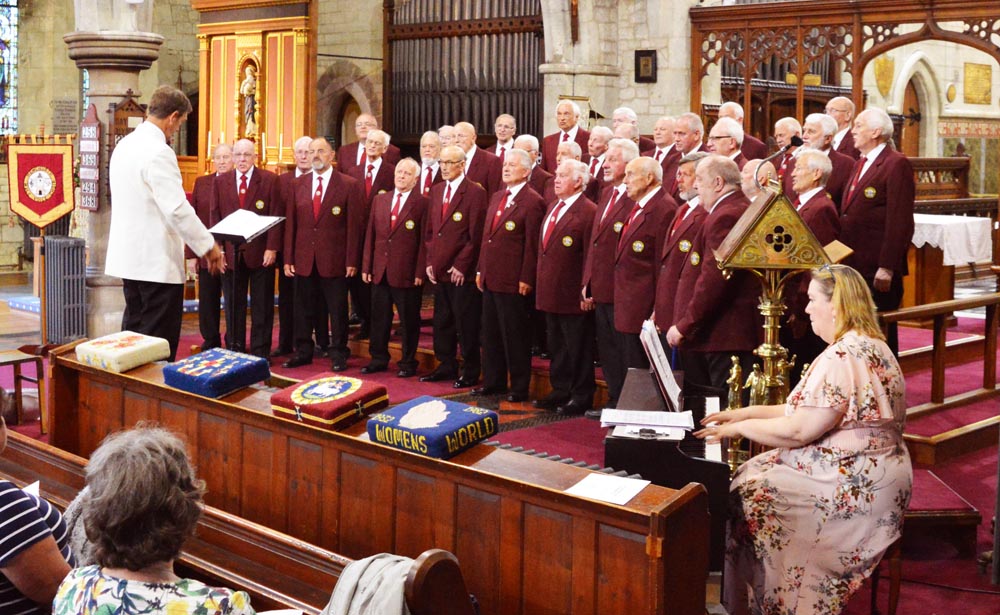 CHOIRS AND UKELELE GROUP TO PERFORM WEST WIGHT CONCERT