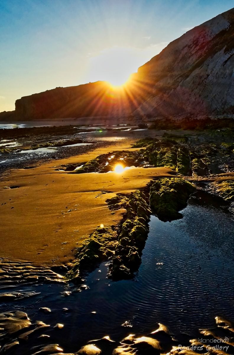 Redcliff from Culver Cliff Yaverland - Rob Chiverton