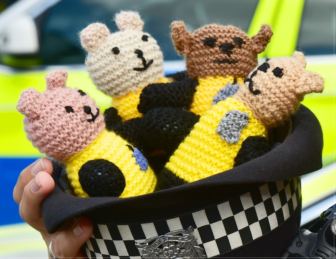 KNITTED BEARS HELPING CHILDREN INVOLVED IN DOMESTIC ABUSE INCIDENTS