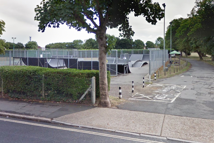 KNIFE RECOVERED AT SKATE PARK THANKS TO UNUSUAL PARTNERSHIP