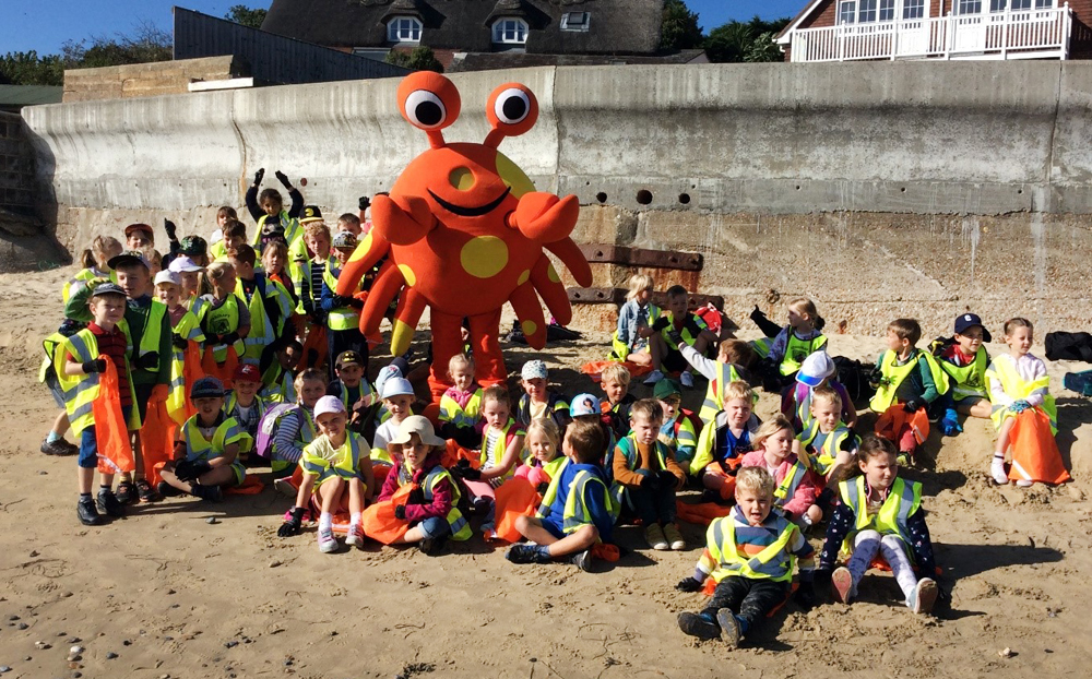 NETTLESTONE PRIMARY’S ‘GUARDIANS OF THE OCEAN’S GO LITTER PICKING