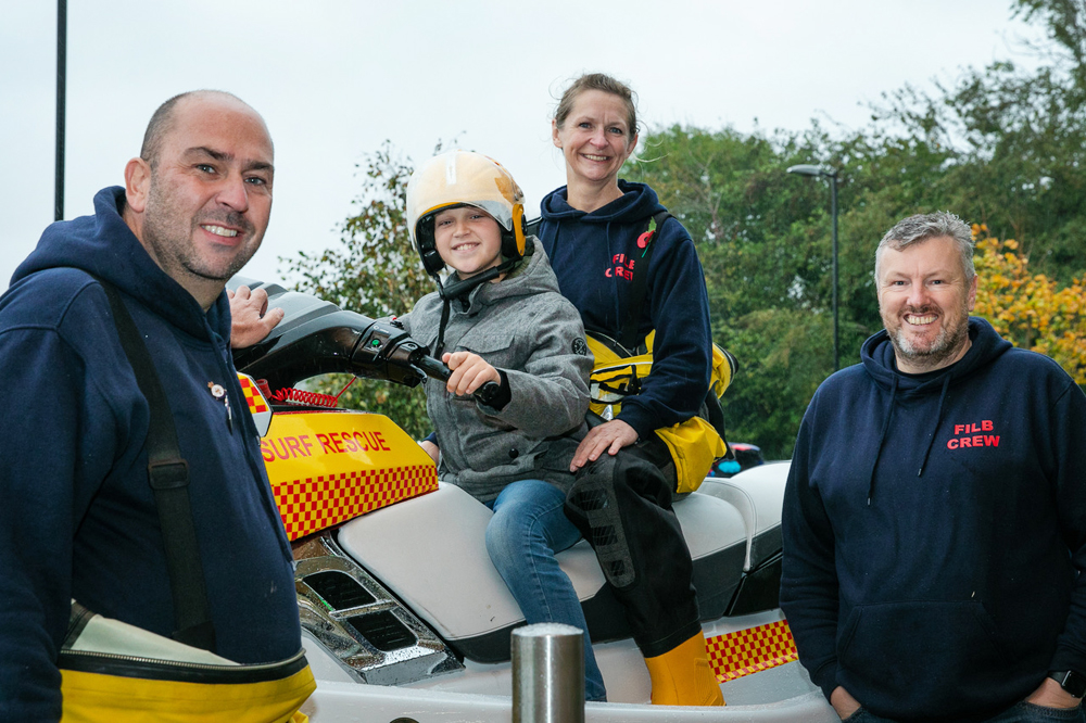 OVER £1,000 RAISED BY LOCAL COMMUNITY FOR FRESHWATER LIFEBOAT