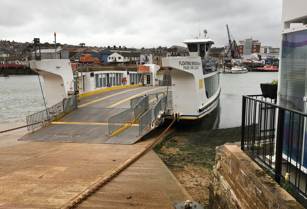 COWES FLOATING BRIDGE OUT OF ACTION – AGAIN