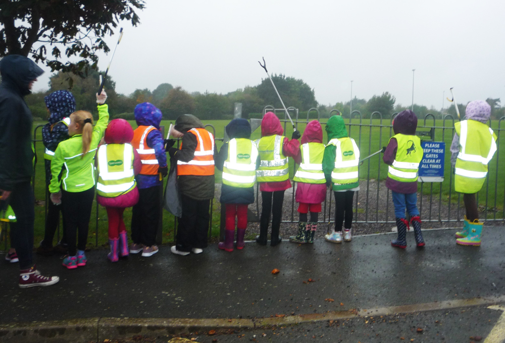GIRLGUIDES ACROSS THE ISLE OF WIGHT JOIN PLASTIC PROMISE