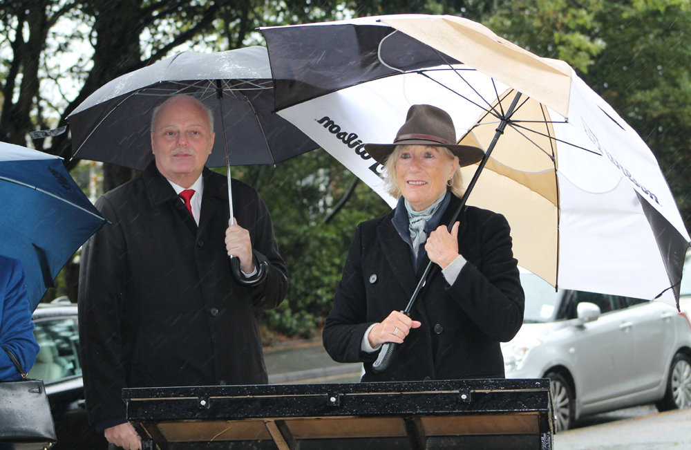 RUSSIAN PRINCESS LAYS FLOWERS AT MEMORIAL IN EAST COWES