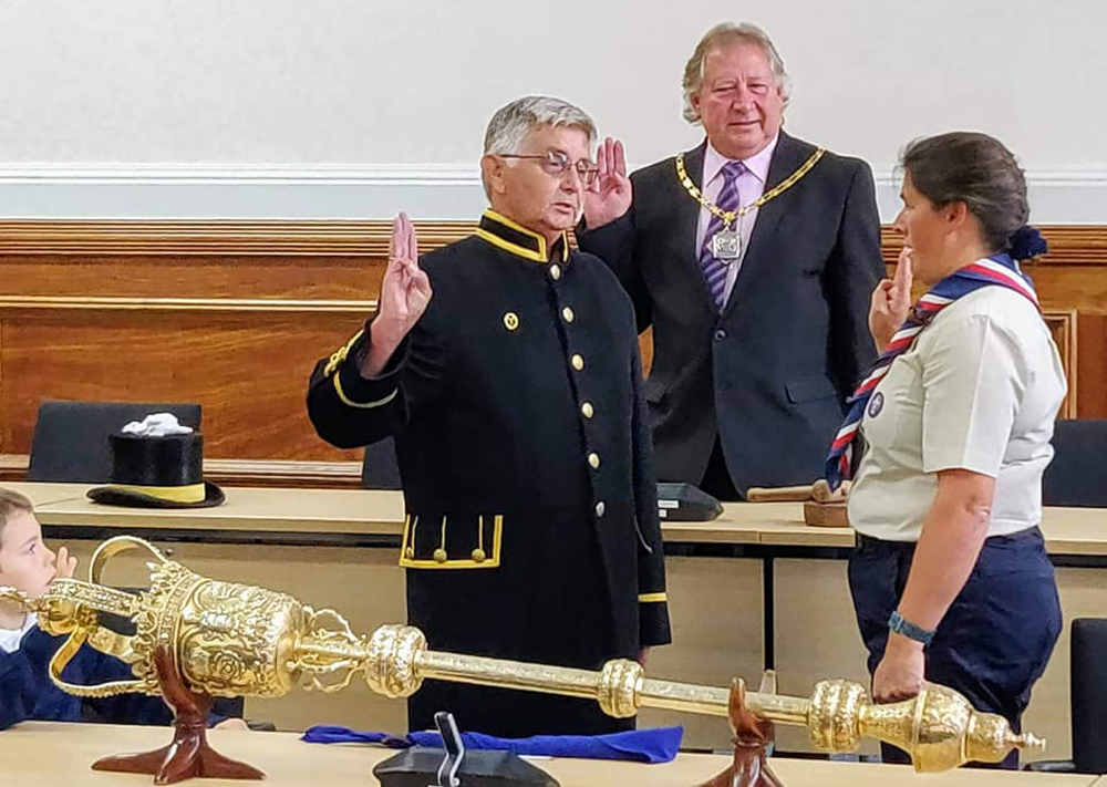 SCOUTS VISIT COUNTY HALL FOR LOCAL KNOWLEDGE BADGE
