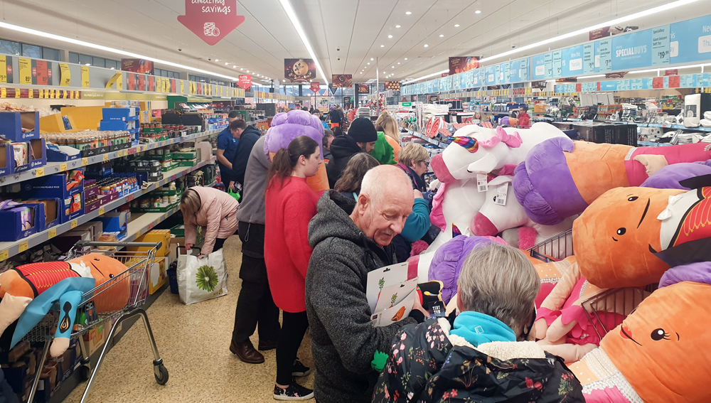 SHOPPERS GO WILD IN THE AISLES FOR KEVIN THE CARROT