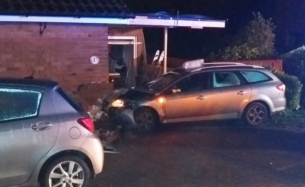 TAXI PLOUGHS INTO BUNGALOW IN EARLY HOURS CRASH