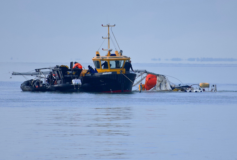 SUNKEN YACHT TOWED TO COWES AFTER MONDAY DRAMA