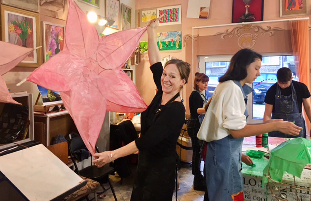 NEW CARNIVAL COMPANY HOSTS LANTERN-MAKING WORKSHOPS IN BULGARIA