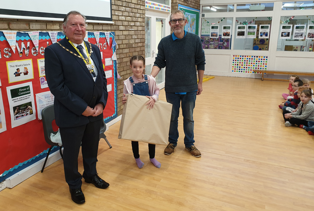 8-YEAR-OLD CLAUDIA NAMED WINNER OF E-CHRISTMAS CARD COMPETITION