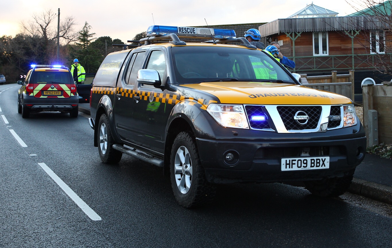 FEARS FOR PADDLE BOARDER AFTER FALL INTO BEMBRIDGE HARBOUR