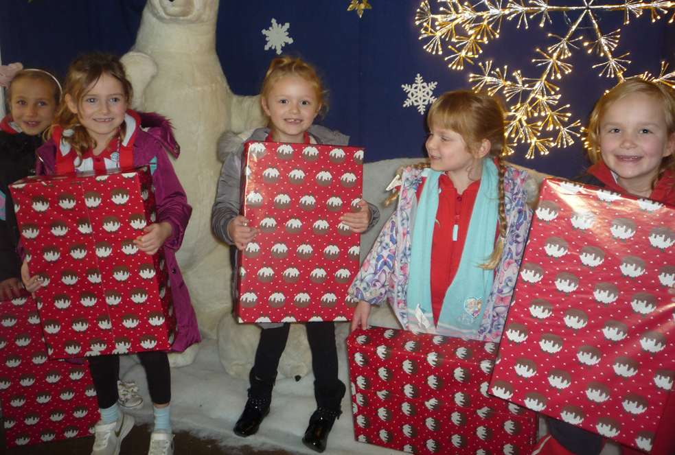 GIRLGUIDES ENJOY CAROL SINGING AND VISIT AT STEAM RAILWAY