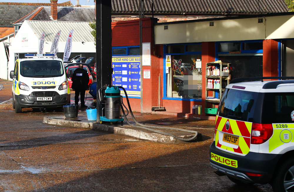 POLICE VISIT CAR WASHES IN JOINT HOME OFFICE OPERATION