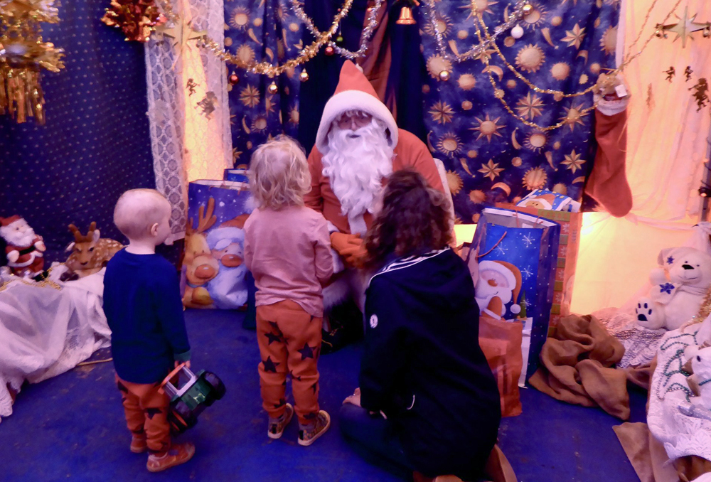 ALMOST 100 CHILDREN ENJOY SANTA’S GROTTO AT FRESHWATER LIFEBOAT