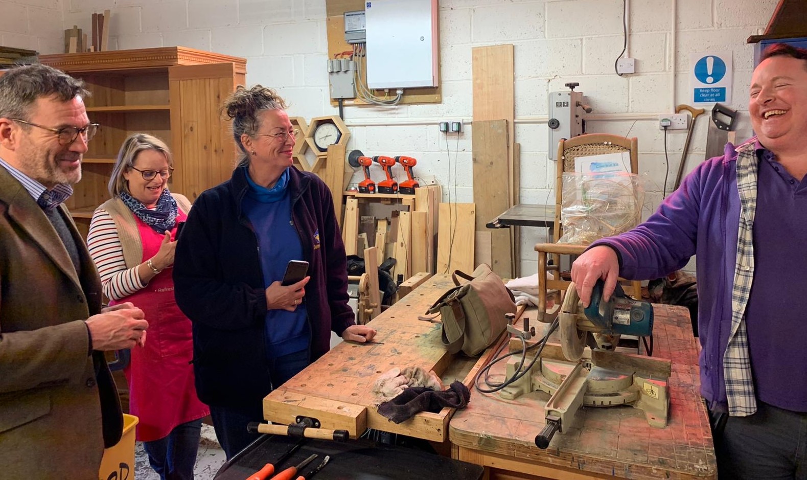 MP PRAISES COWES MEN’S SHED INITIATIVE