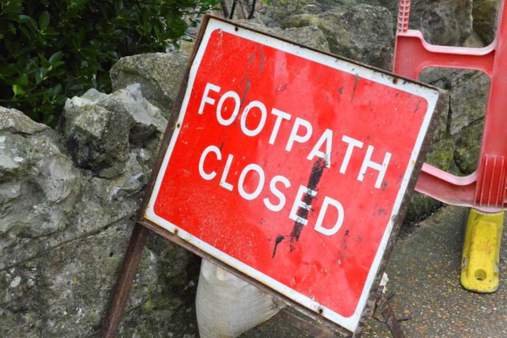 2 ROADS CLOSED IN VENTNOR DUE TO LANDSLIP & ROAD CRACKING