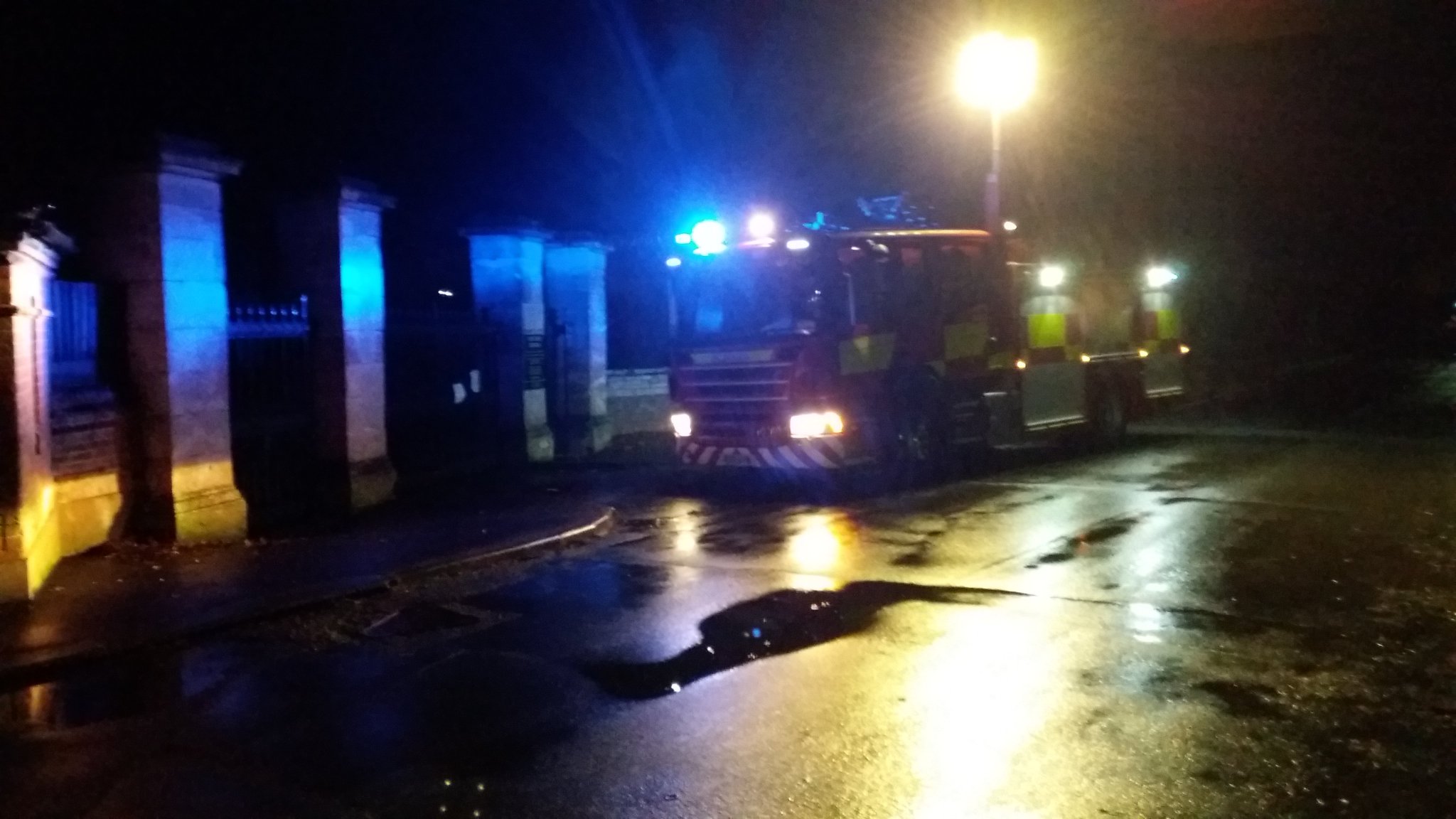FIREFIGHTERS SENT TO 2 PEOPLE ‘LOST IN THE DARK’ IN EAST COWES