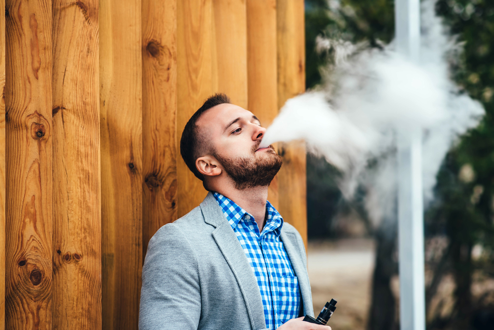 WHY BUSINESS OWNERS SHOULD CATER TO VAPERS IN THE WORKPLACE