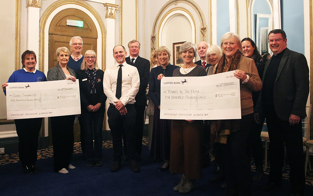COWES’ PICNIC IN THE PARK SERVES UP A DONATION FOR TENNIS AND SAILABILITY