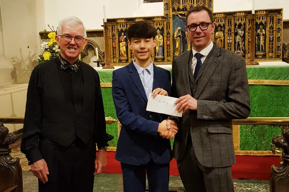 BEMBRIDGE SINGERS SHINE BRIGHTLY WITH RISING STAR