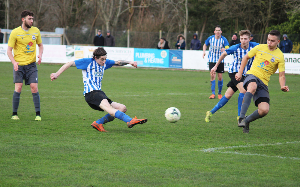 YACHTSMEN SALVAGE INJURY TIME POINT TO DRAW AGAINST FLEET
