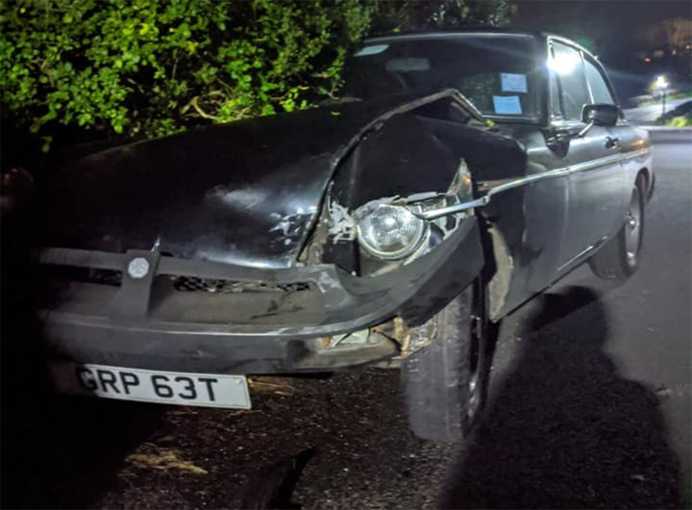 CLASSIC CAR BADLY DAMAGED IN HIT AND RUN – DAMAGE SEAT SOUGHT