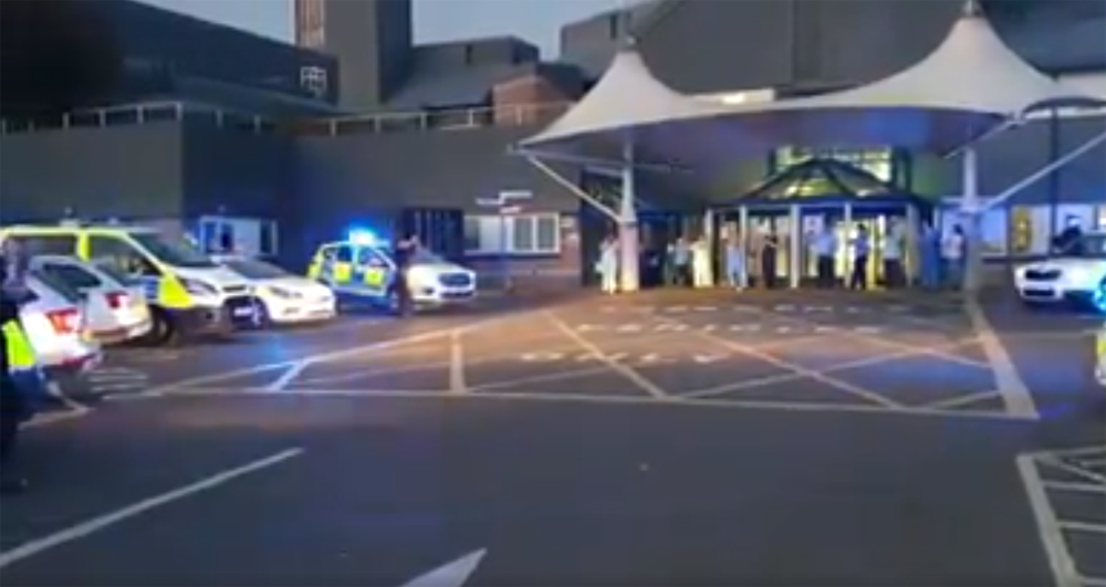 POLICE APPLAUD HARDWORKING NHS STAFF AT ST MARY’S HOSPITAL