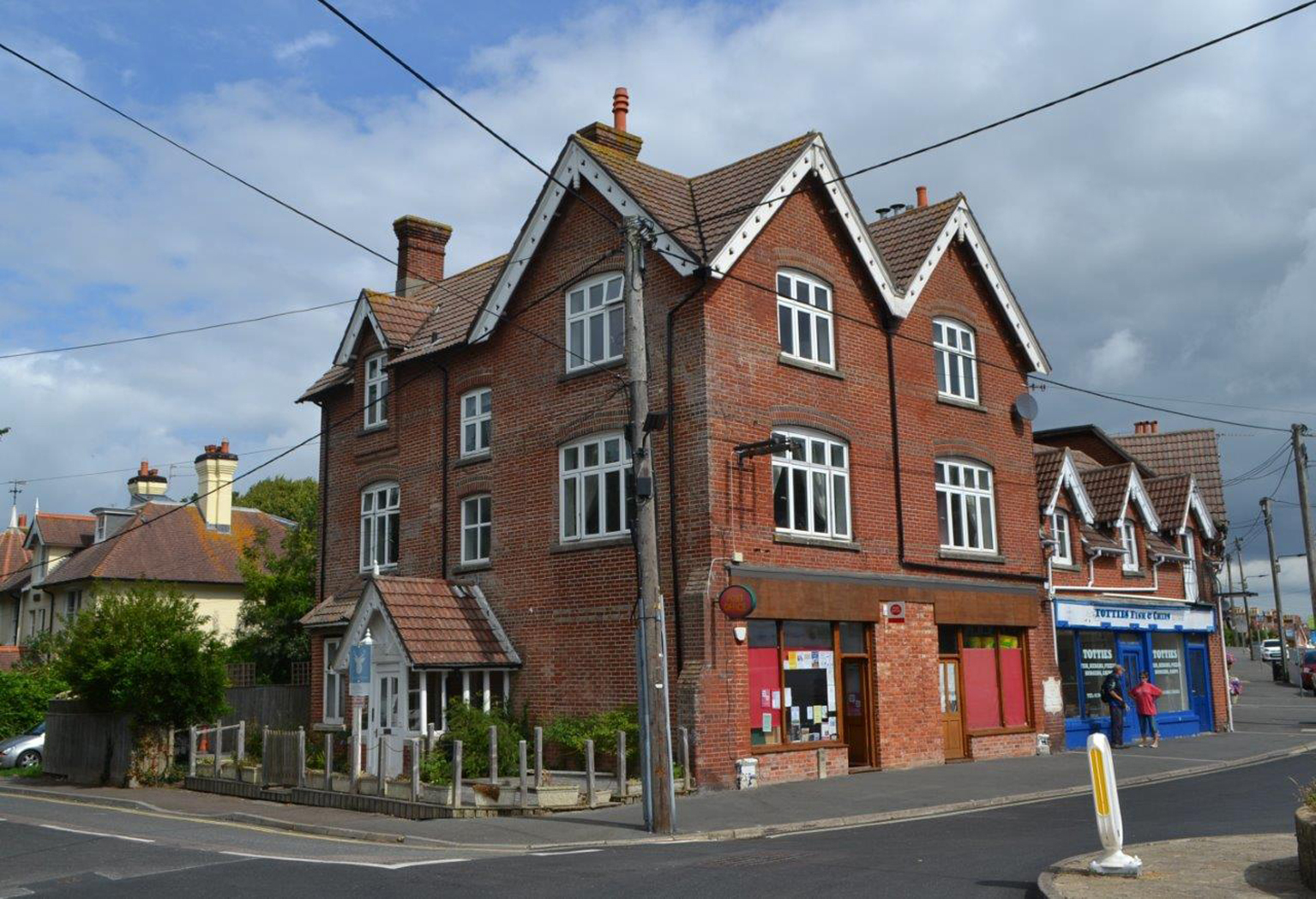DARLING E-BIDS OF MAY – 2 ISLAND PROPERTIES TO GO UNDER THE VIRTUAL HAMMER