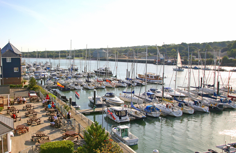 EAST COWES MARINA REOPENS UNDER NEW BRAND NAME