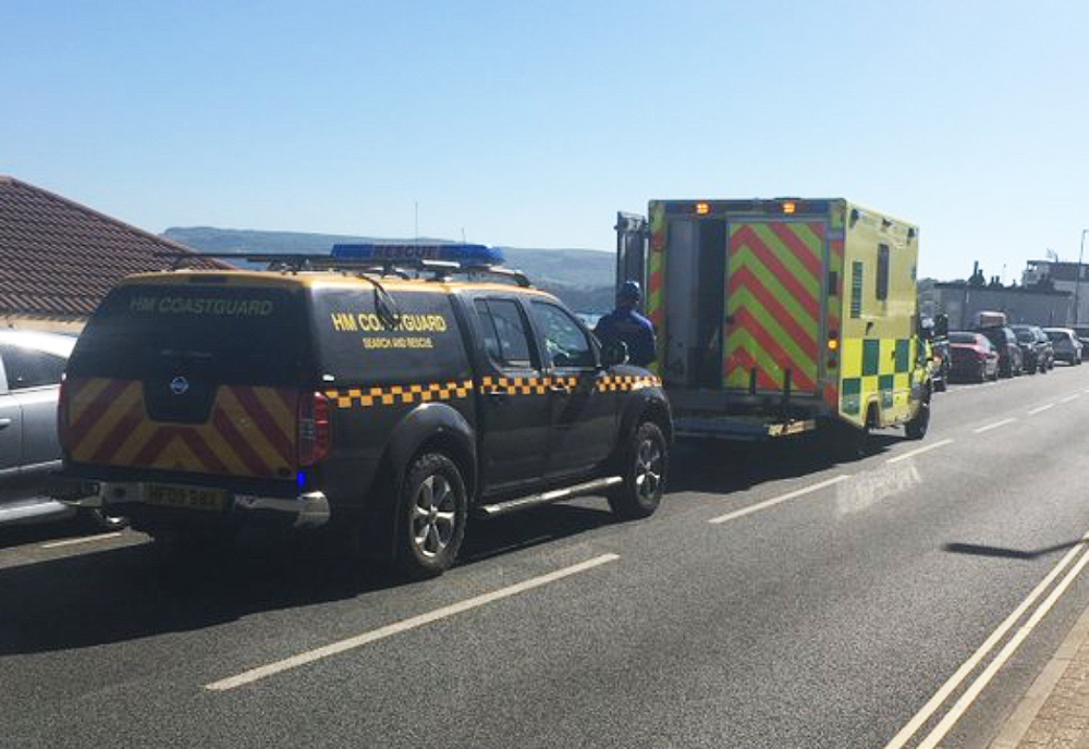 UNCONSCIOUS FEMALE STRETCHERED OFF THE BEACH AT SANDOWN – FAMILY SAY THANK YOU
