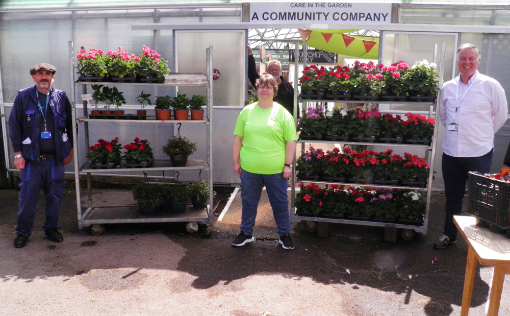 GERANIUMS DONATED TO ISLAND’S ISOLATED RESIDENTS