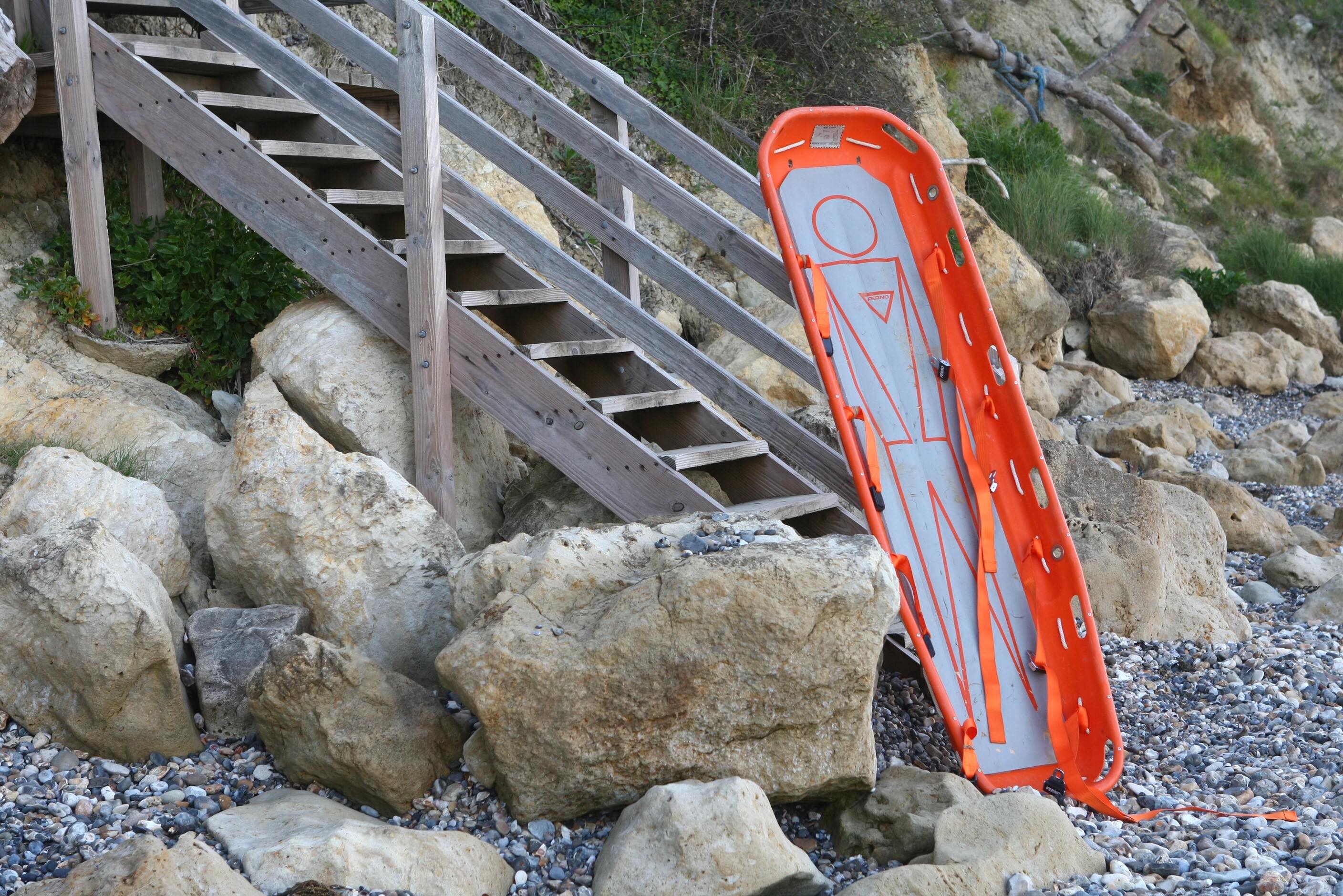 HELICOPTERS FROM KENT & WILTSHIRE TASKED TO INJURED PERSON AT PRIORY BAY