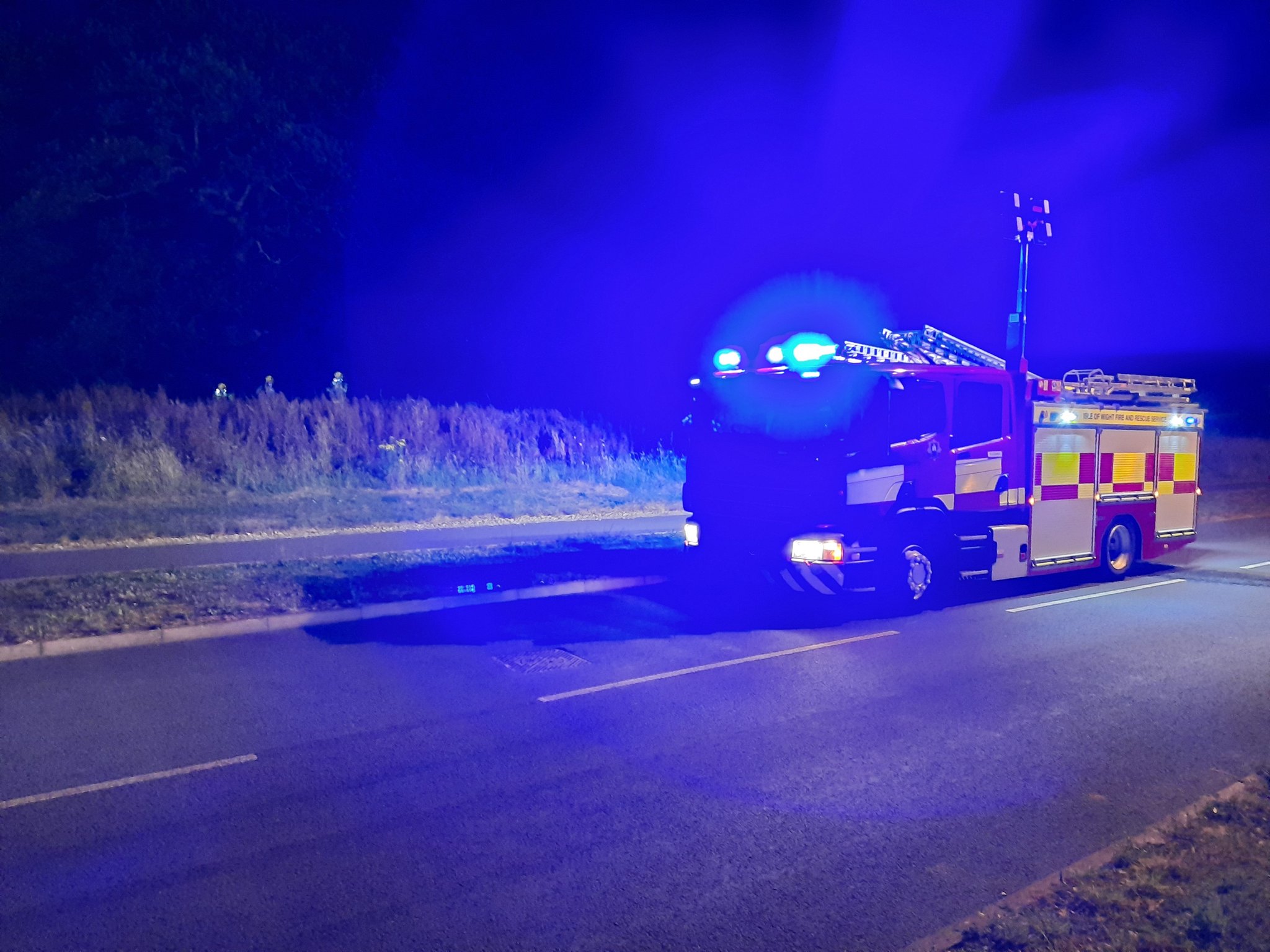 FIRE IN EAST COWES WOODLAND EXTINGUISHED