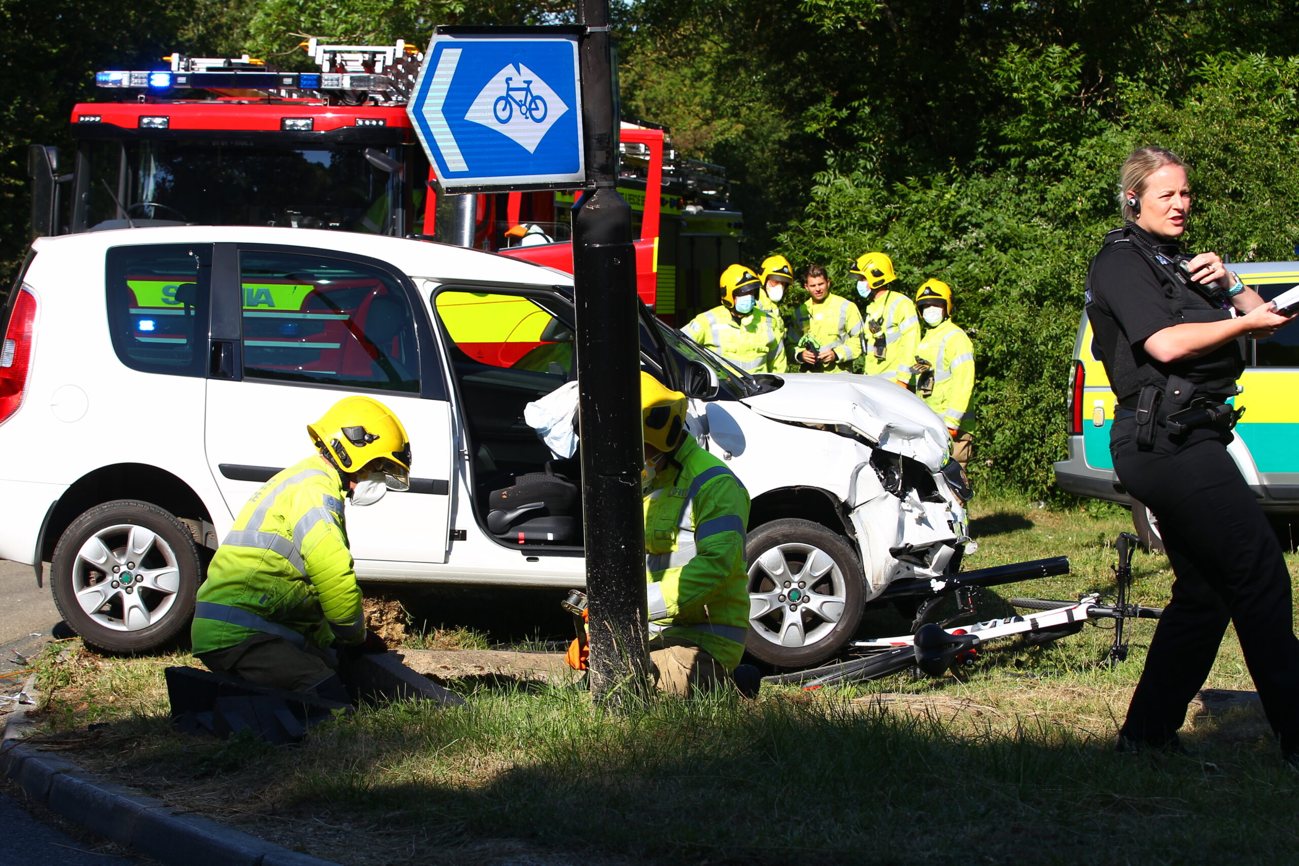 CYCLIST INVOLVED IN 2 CAR CRASH AT SMALLBROOK ROUNDABOUT