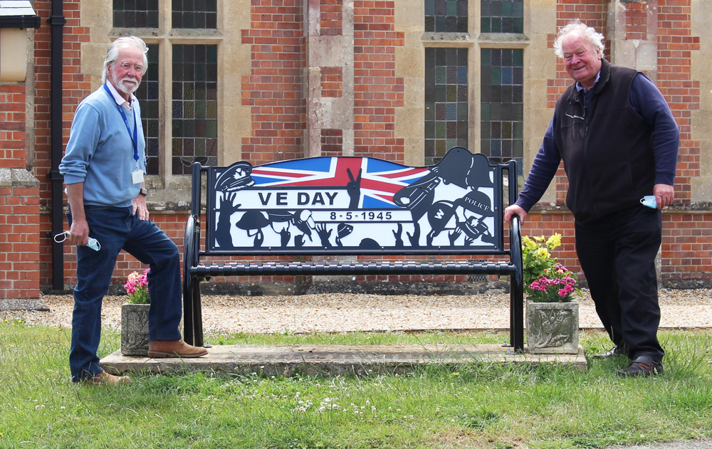 COMMUNITY COUNCIL INSTALL VE DAY COMMEMORATIVE BENCH IN GUNVILLE