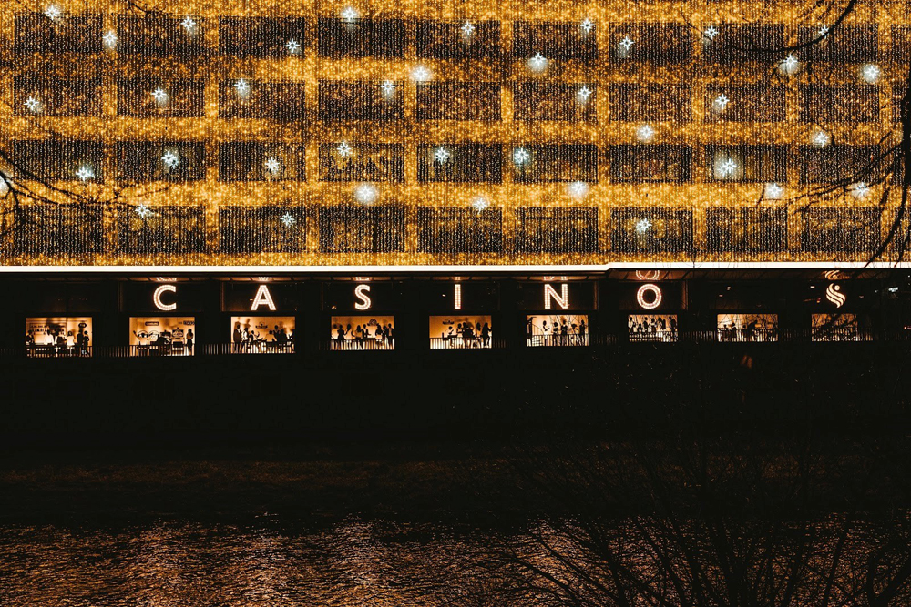 WHAT CASINO TO PLAY AT – LAND-BASED, DESKTOP OR MOBILE?