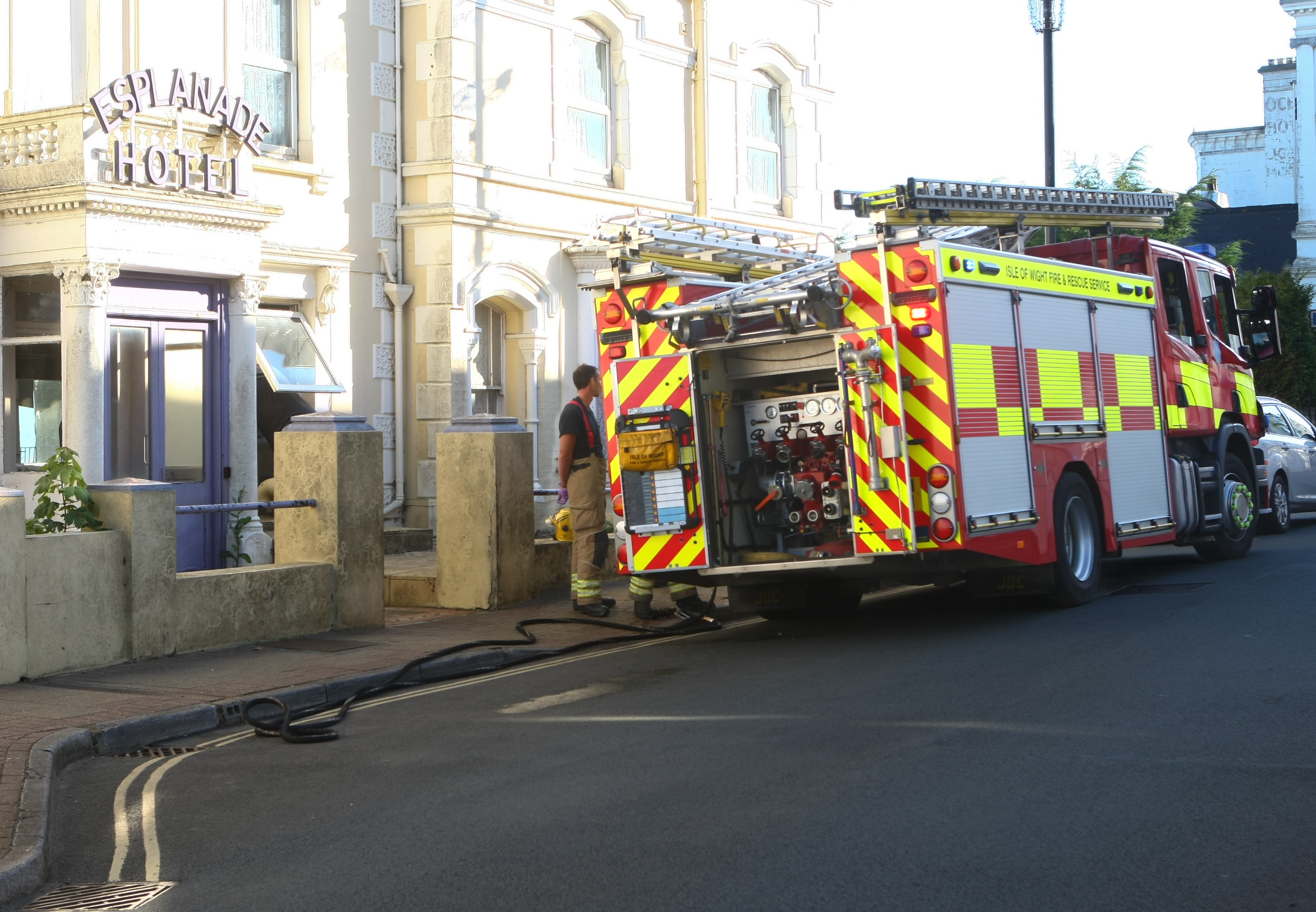 SMALL FIRE AT SANDOWN HOTEL FOLLOWING BREAK IN