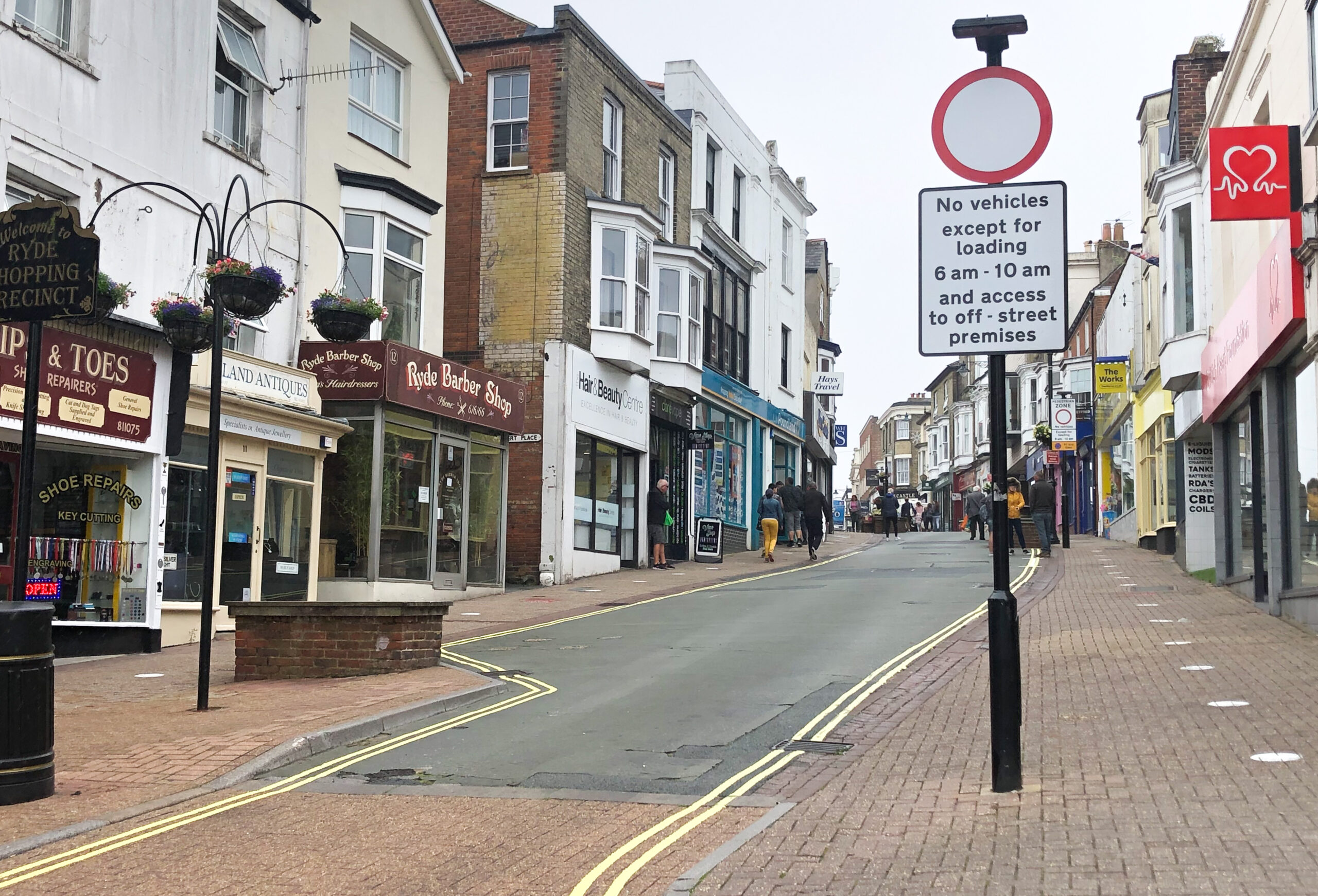 IT’S NOW ILLEGAL TO DRIVE UP RYDE HIGH STREET – EXCEPT IN VERY SPECIFIC CIRCUMSTANCES