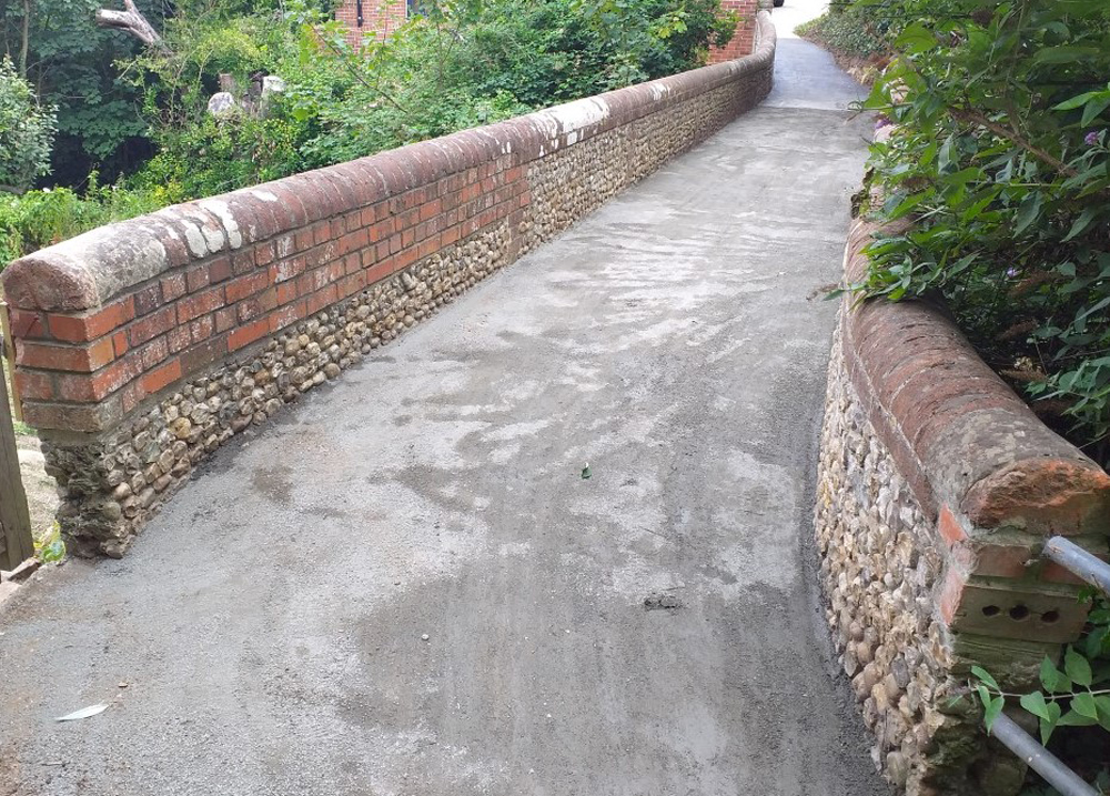 GULLY ROAD FOOTBRIDGE RE-OPENS AHEAD OF SCHEDULE