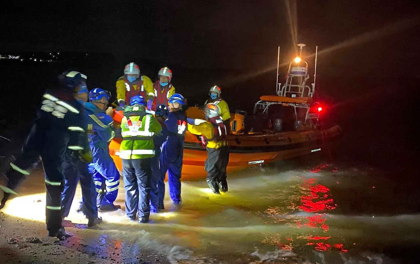 YOUNG MAN AND WOMAN RESCUED IN EARLY HOURS SEARCH NEAR THORNESS