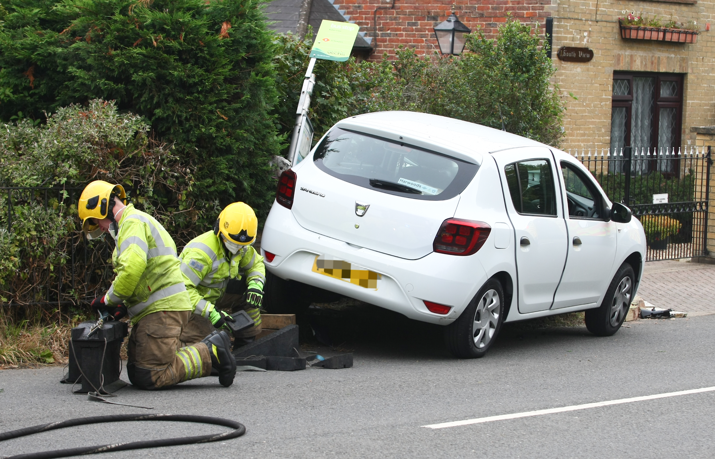 CAR CRASHES INTO GARDEN WALL NEAR NETTLESTONE