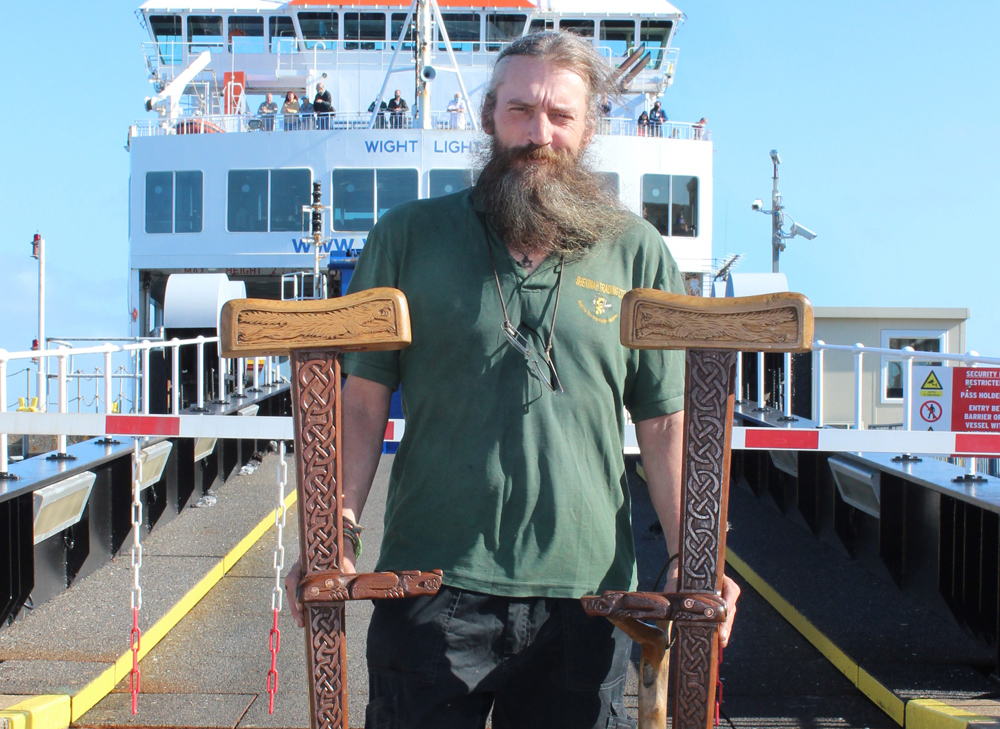DAVID TAKES CARVED ARTWORK TO LONDON AHEAD OF SUMMER EXHIBITION THIS WINTER