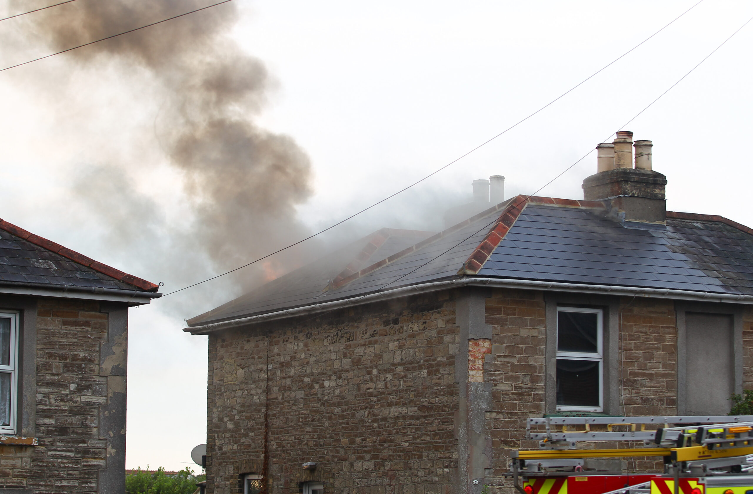 FAMILY RESCUED AS HOUSE FIRE BREAKS OUT IN RYDE