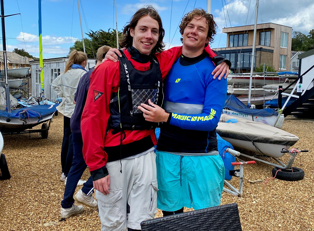 BEMBRIDGE TEENAGERS SAIL AROUND THE ISLAND RAISING THOUSANDS FOR ASPIRE RYDE