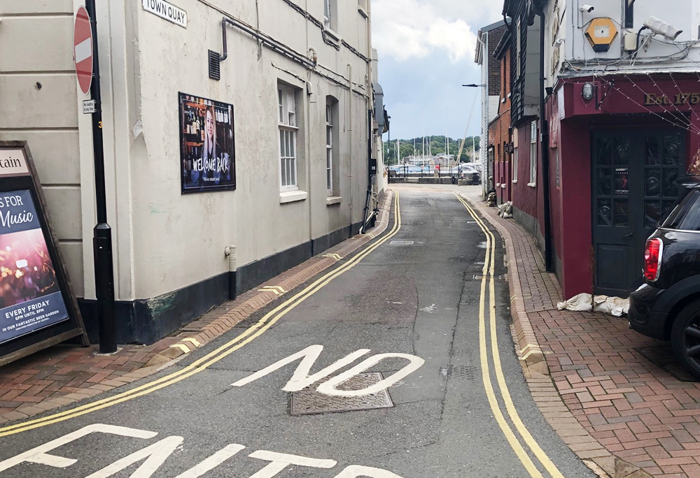 NIGHT WORK TO IMPROVE COWES TOWN CENTRE